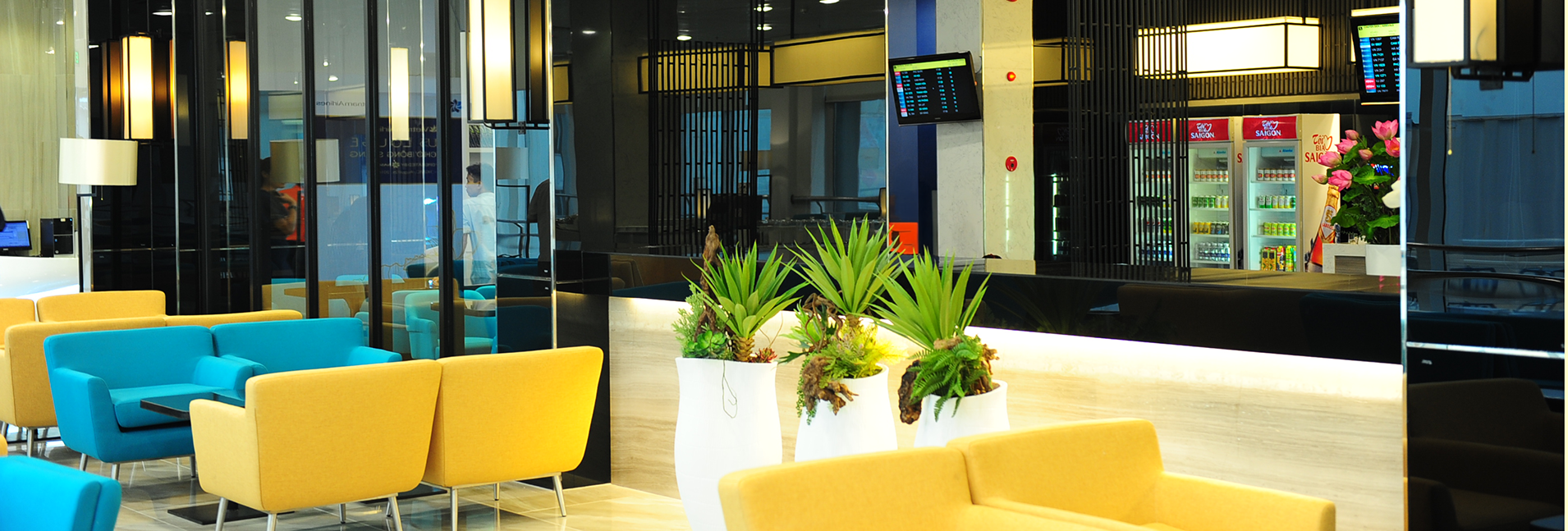 airport lounge banner