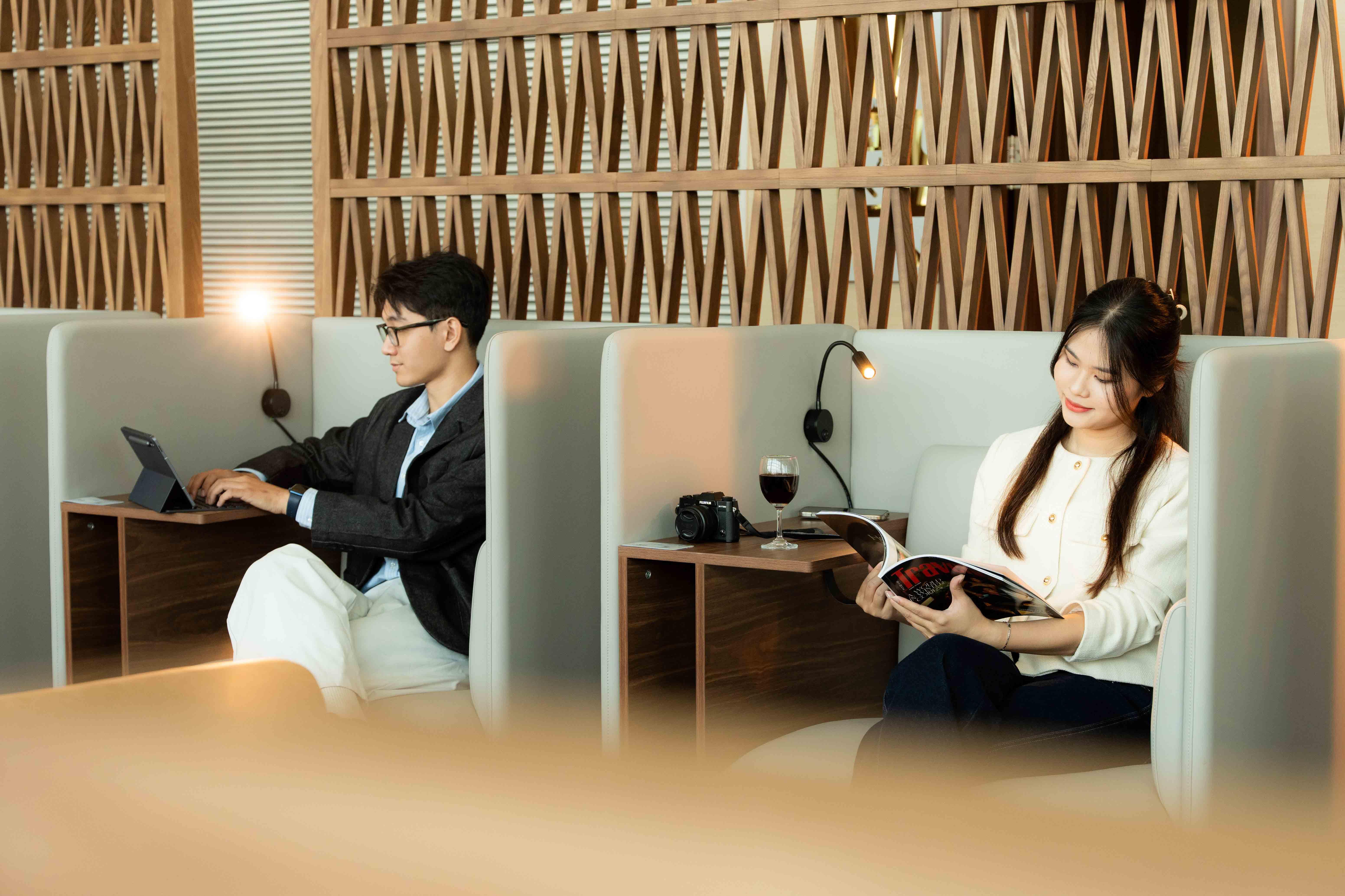 https://assets.sasco.com.vn/assets/uploads/media/13876243f0ac4f07ab6b944fa9211b5f/image-full-260413095610114-sasco-rose-lounge-09671.jpg