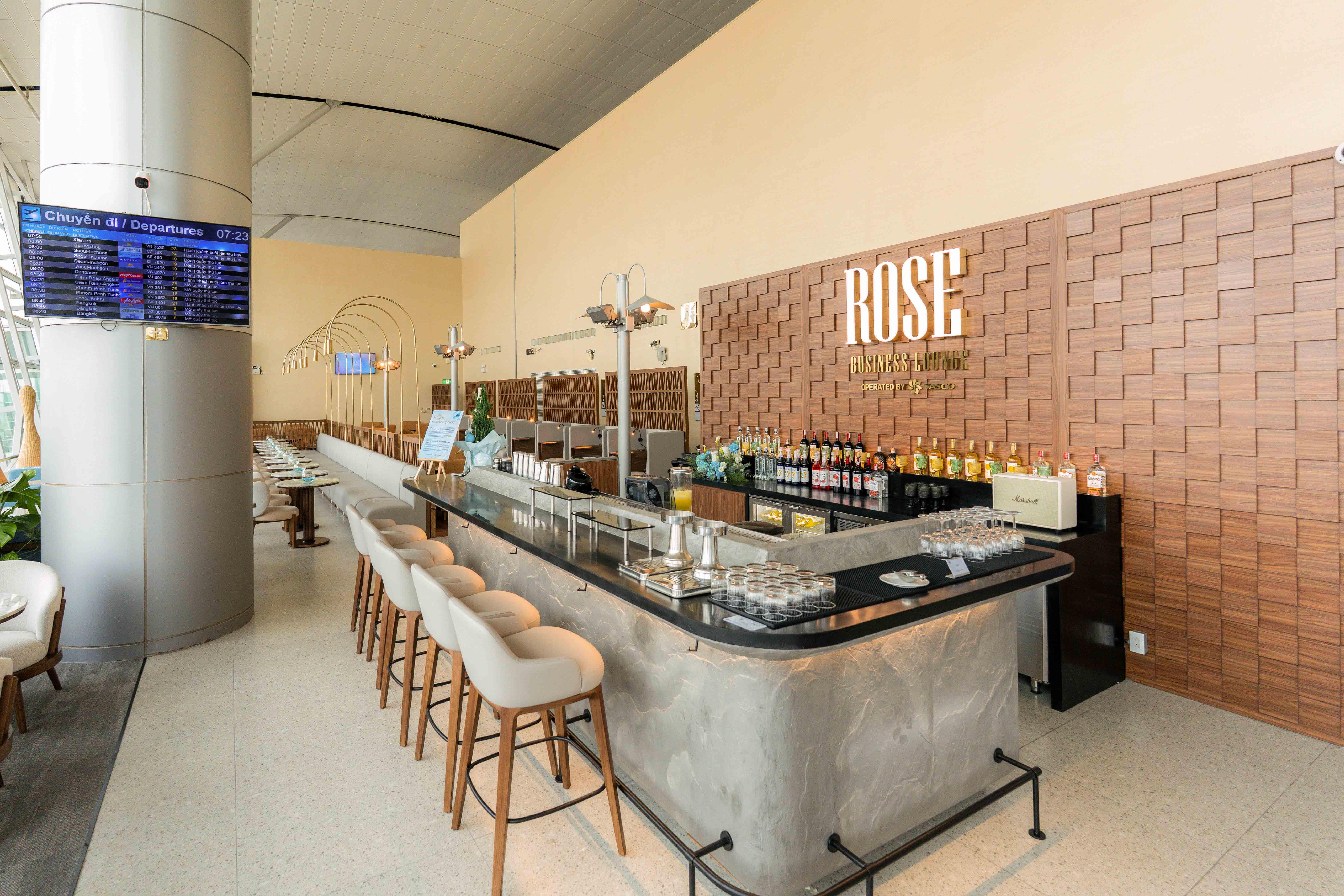 https://assets.sasco.com.vn/assets/uploads/media/73bd893756cc45d28e1b24043ba82eeb/image-full-260413095538401-sasco-rose-lounge-09530.jpg