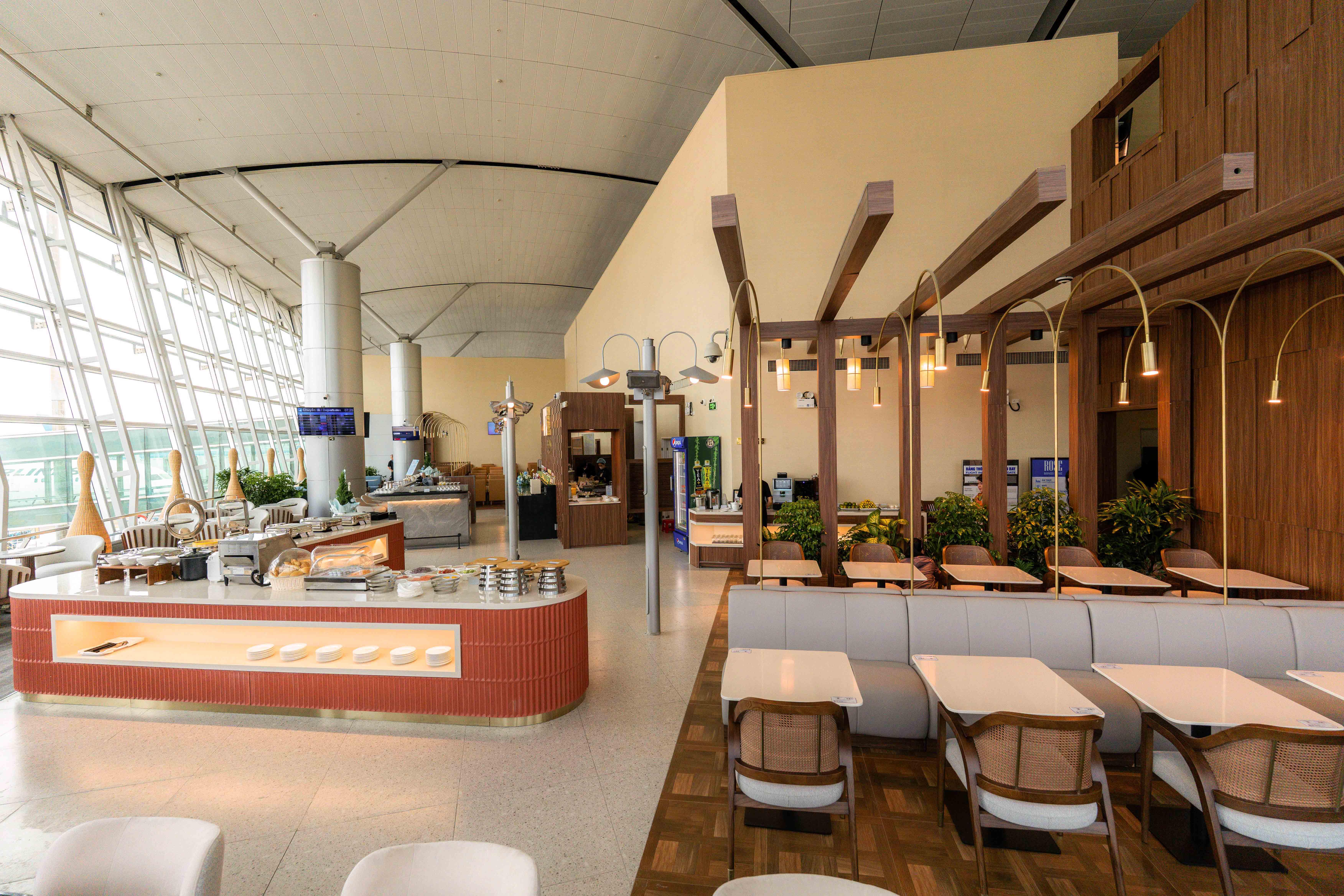 https://assets.sasco.com.vn/assets/uploads/media/b899c71d31d84d65943acdc76dd01c87/image-full-260413095540401-sasco-rose-lounge-09536.jpg