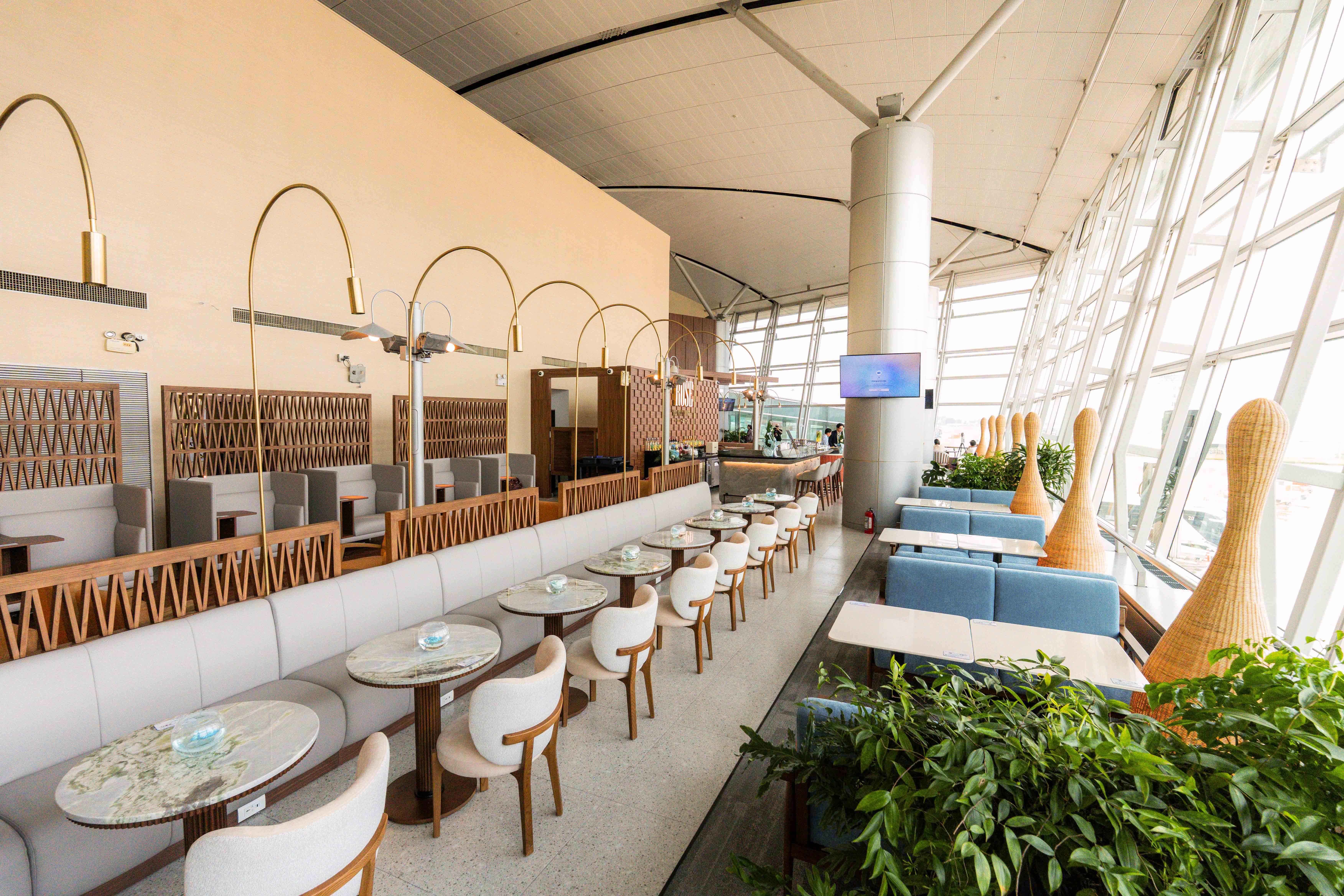 https://assets.sasco.com.vn/assets/uploads/media/ba19211f01324ba18d8d22b3de18ab98/image-full-260413095551464-sasco-rose-lounge-09572.jpg